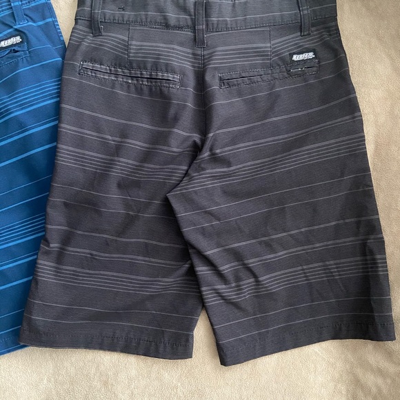 3 pairs of like new board shorts Volcom & RonJon! - Picture 9 of 16